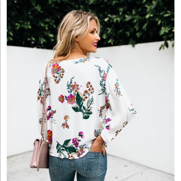 RESTOCK! Beautiful floral Tie Kimono Blouse - Picture 5 of 8